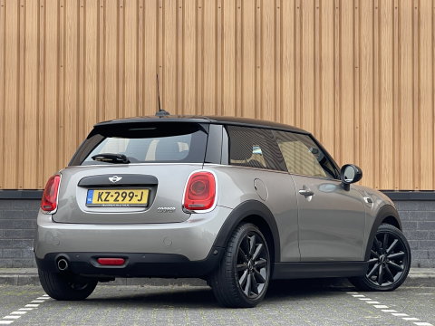 MINI 3-deurs 1.5 Cooper Serious Business | Panoramadak | Cruise Control | Parkeersensoren Achter | Keyless Entry/Go | Bluetooth | Navigatie | Airconditioning |