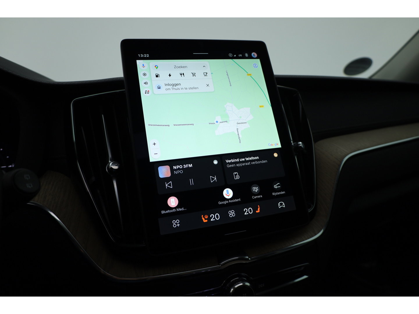 Volvo XC60 2.0 T8 Plug-in hybrid AWD Ultra Dark | Pano-dak | Trekhaak | Head-up | 360 camera | Stoel + stuurverw. | aurora silver |