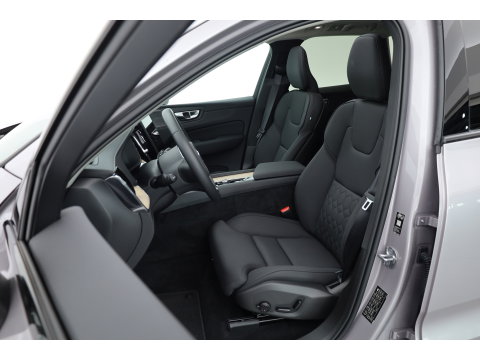 Volvo XC60 2.0 T8 Plug-in hybrid AWD Ultra Dark | Pano-dak | Trekhaak | Head-up | 360 camera | Stoel + stuurverw. | aurora silver |