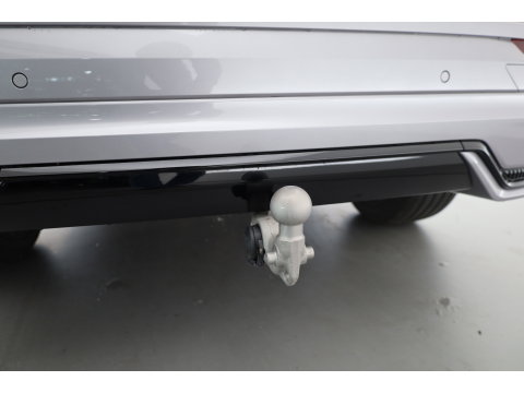 Volvo XC60 2.0 T8 Plug-in hybrid AWD Ultra Dark | Pano-dak | Trekhaak | Head-up | 360 camera | Stoel + stuurverw. | aurora silver |