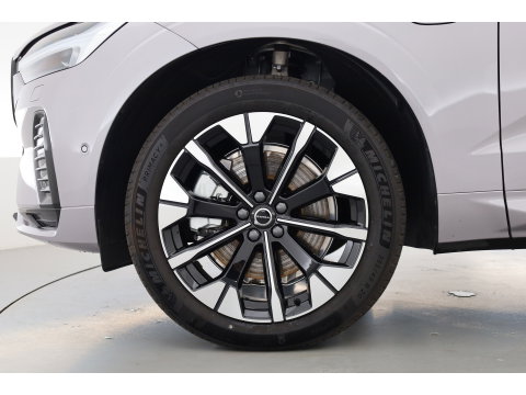 Volvo XC60 2.0 T8 Plug-in hybrid AWD Ultra Dark | Pano-dak | Trekhaak | Head-up | 360 camera | Stoel + stuurverw. | aurora silver |