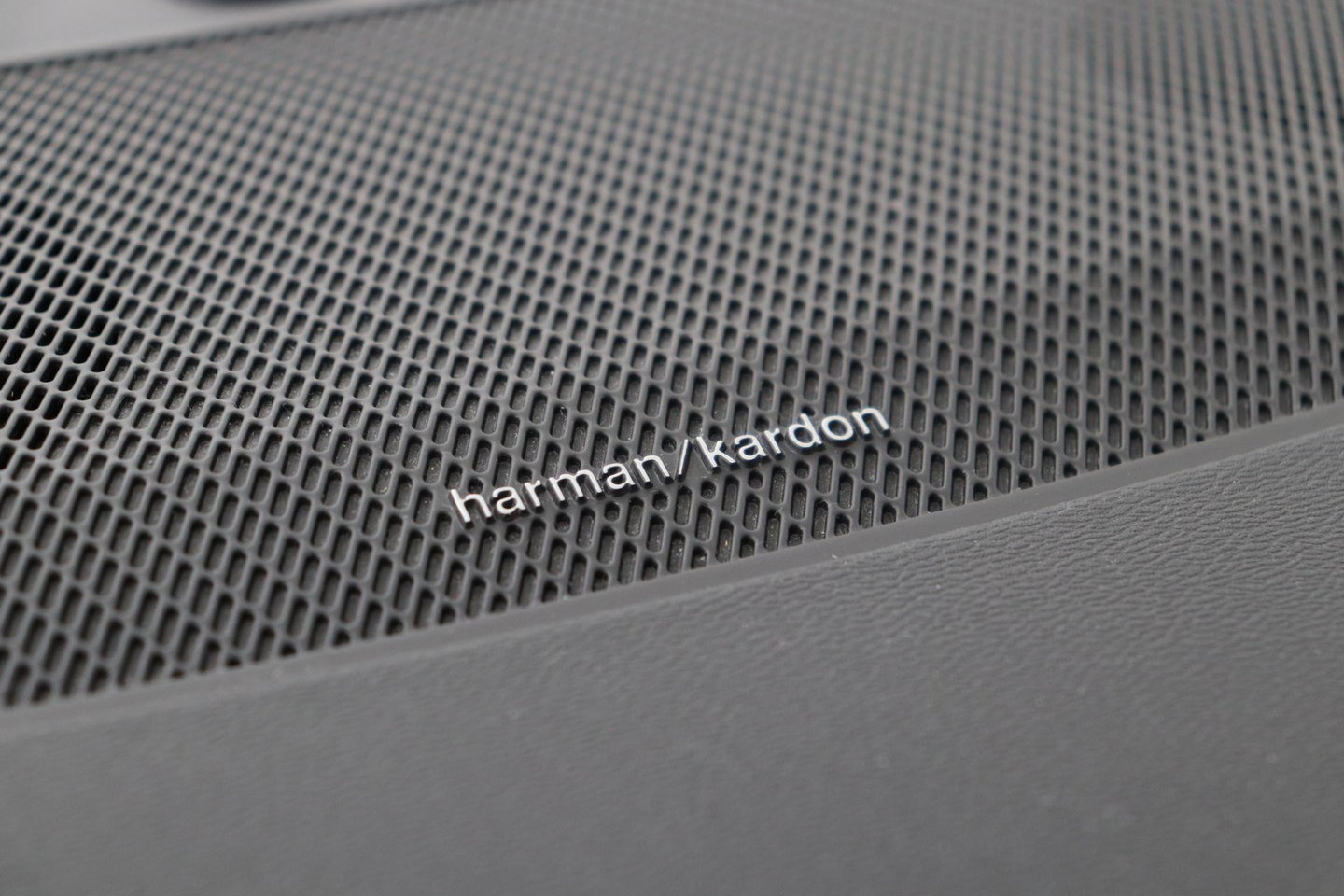 Volvo V60 2.0 T4 Momentum Pro | Harman/Kardon | Panoramadak | Trekhaak | Camera | Stoelverwarming | 19 Inch