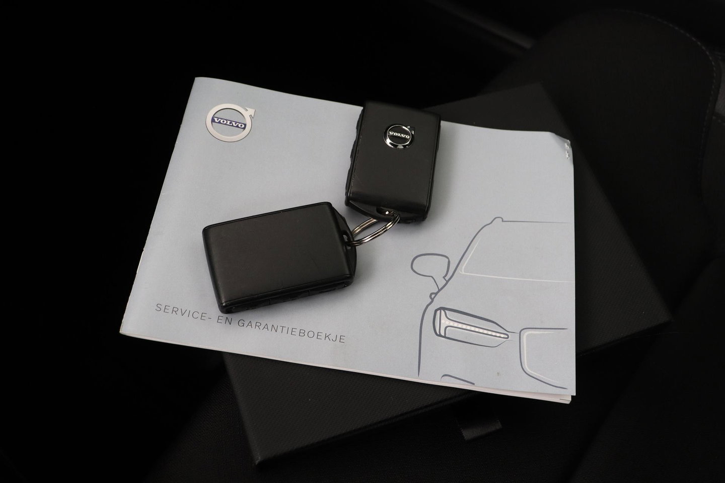 Volvo V60 2.0 T4 Momentum Pro | Harman/Kardon | Panoramadak | Trekhaak | Camera | Stoelverwarming | 19 Inch