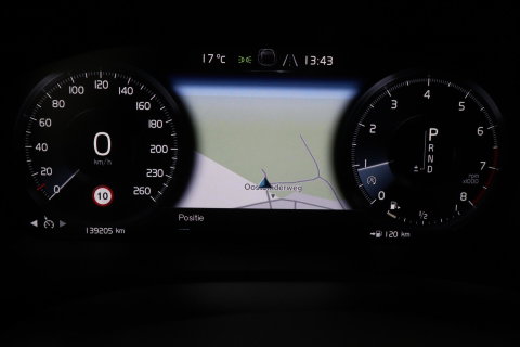 Volvo V60 2.0 T4 Momentum Pro | Harman/Kardon | Panoramadak | Trekhaak | Camera | Stoelverwarming | 19 Inch