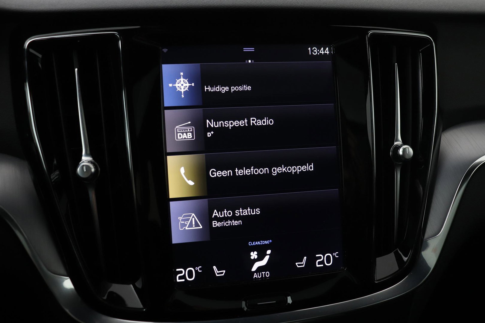 Volvo V60 2.0 T4 Momentum Pro | Harman/Kardon | Panoramadak | Trekhaak | Camera | Stoelverwarming | 19 Inch