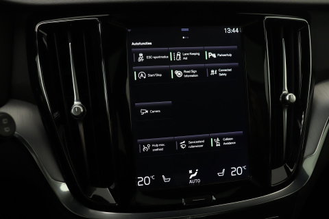 Volvo V60 2.0 T4 Momentum Pro | Harman/Kardon | Panoramadak | Trekhaak | Camera | Stoelverwarming | 19 Inch