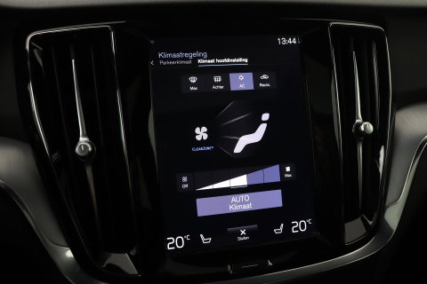 Volvo V60 2.0 T4 Momentum Pro | Harman/Kardon | Panoramadak | Trekhaak | Camera | Stoelverwarming | 19 Inch