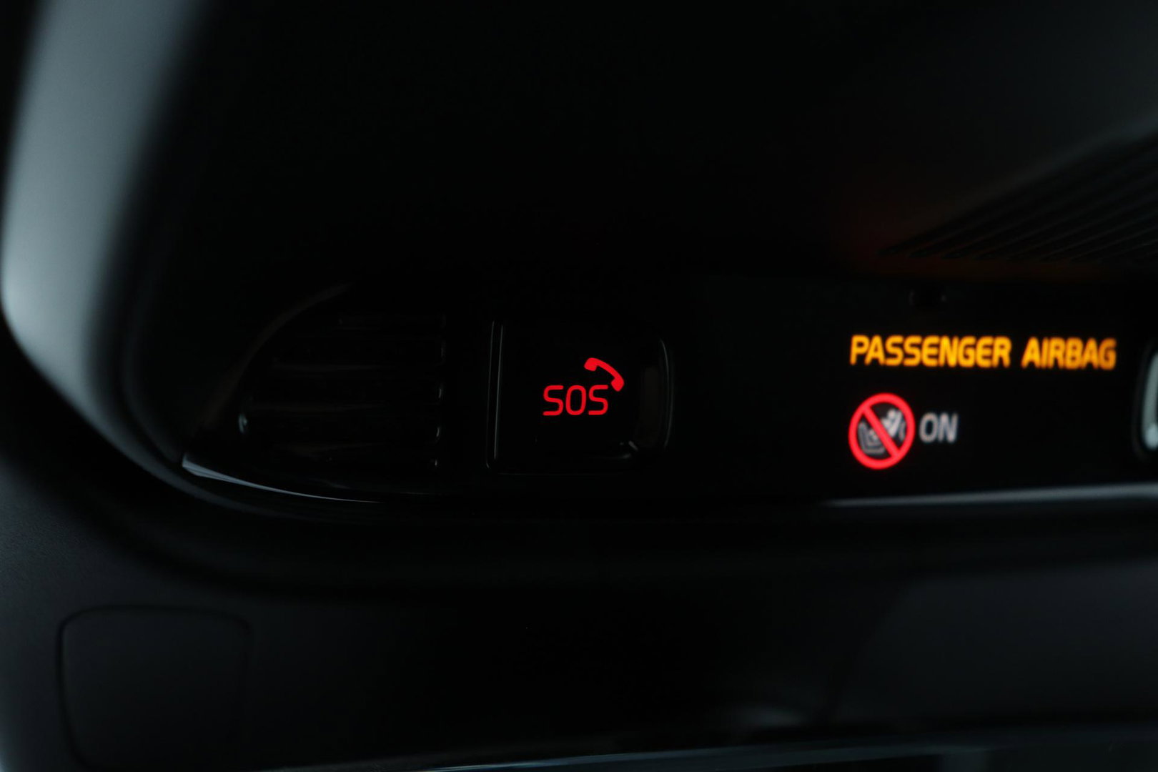 Volvo V60 2.0 T4 Momentum Pro | Harman/Kardon | Panoramadak | Trekhaak | Camera | Stoelverwarming | 19 Inch