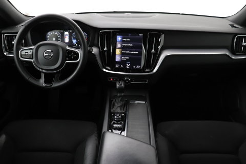 Volvo V60 2.0 T4 Momentum Pro | Harman/Kardon | Panoramadak | Trekhaak | Camera | Stoelverwarming | 19 Inch