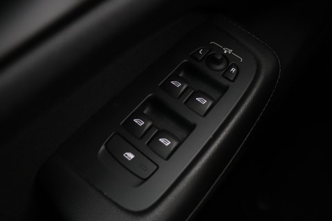 Volvo V60 2.0 T4 Momentum Pro | Harman/Kardon | Panoramadak | Trekhaak | Camera | Stoelverwarming | 19 Inch