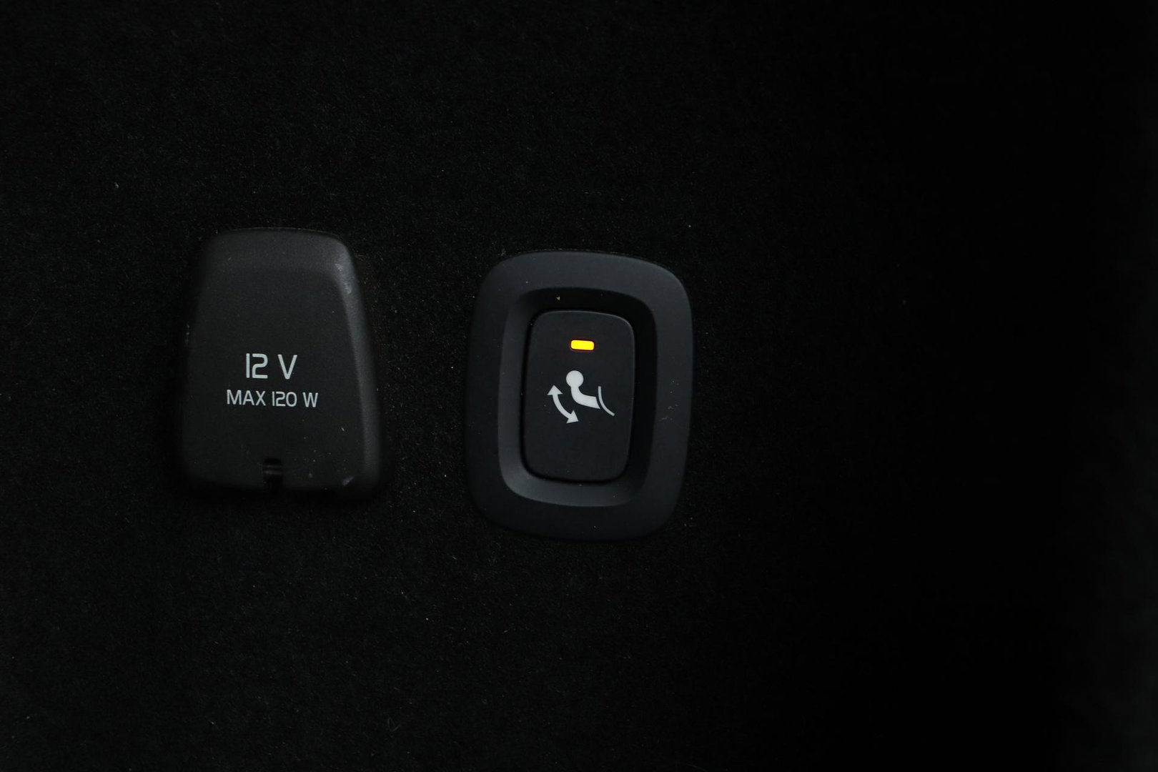 Volvo V60 2.0 T4 Momentum Pro | Harman/Kardon | Panoramadak | Trekhaak | Camera | Stoelverwarming | 19 Inch