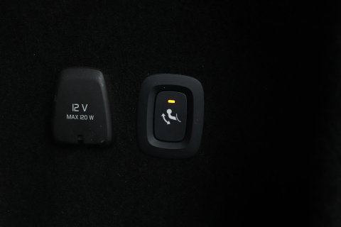 Volvo V60 2.0 T4 Momentum Pro | Harman/Kardon | Panoramadak | Trekhaak | Camera | Stoelverwarming | 19 Inch