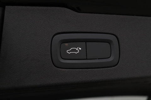 Volvo V60 2.0 T4 Momentum Pro | Harman/Kardon | Panoramadak | Trekhaak | Camera | Stoelverwarming | 19 Inch