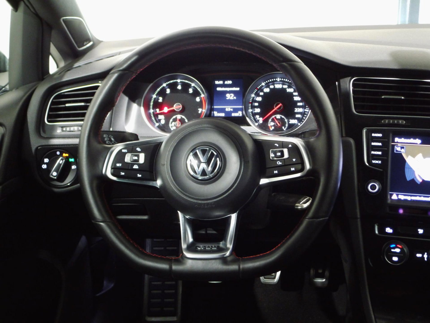 Volkswagen Golf 2.0 TSI GTI Performance "Origineel NL!" Xenon-LED 19"Velgen Parkeersensoren Navigatie Bluetooth Led-mistlampen
