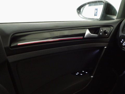 Volkswagen Golf 2.0 TSI GTI Performance "Origineel NL!" Xenon-LED 19"Velgen Parkeersensoren Navigatie Bluetooth Led-mistlampen