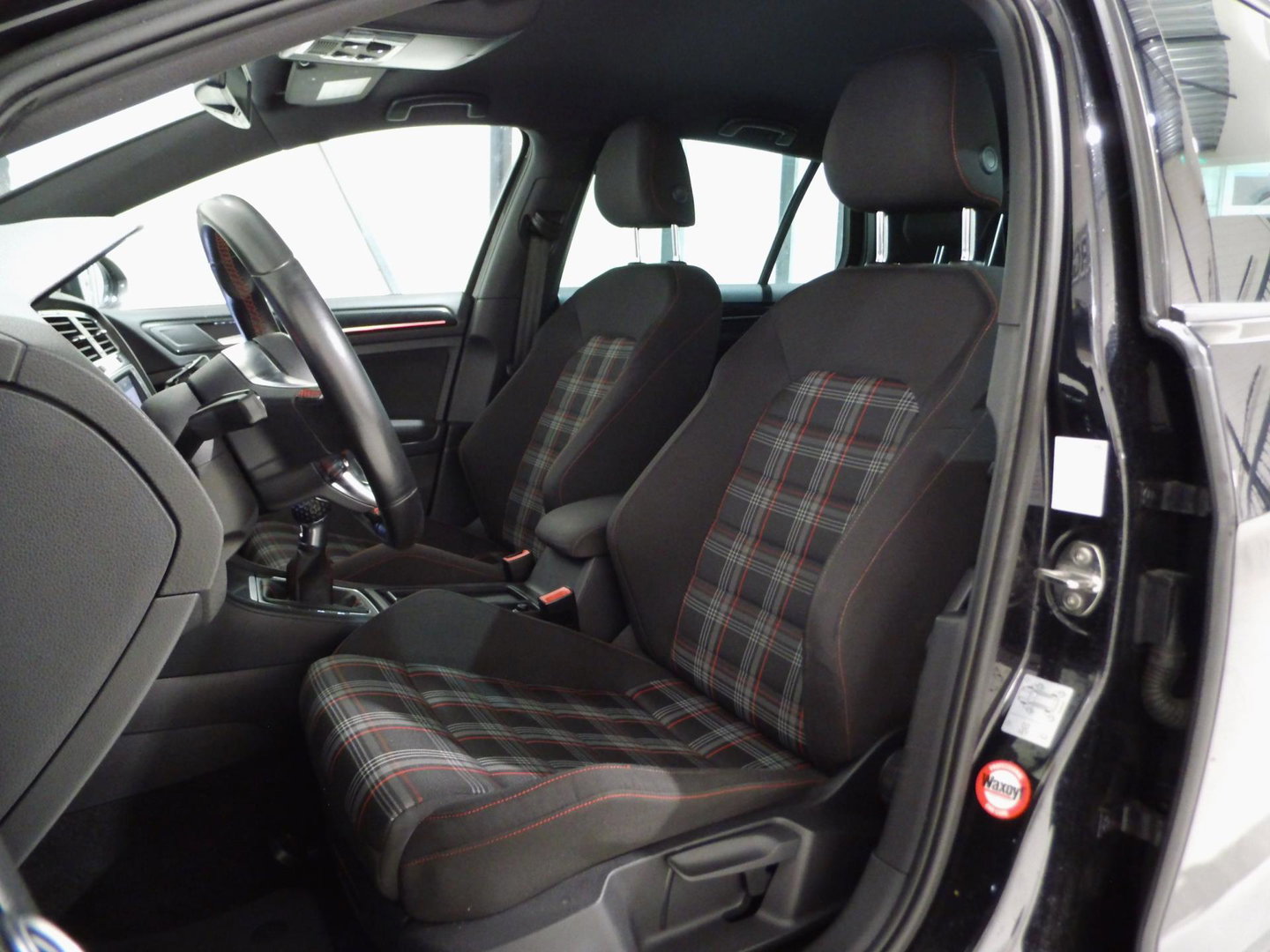 Volkswagen Golf 2.0 TSI GTI Performance "Origineel NL!" Xenon-LED 19"Velgen Parkeersensoren Navigatie Bluetooth Led-mistlampen