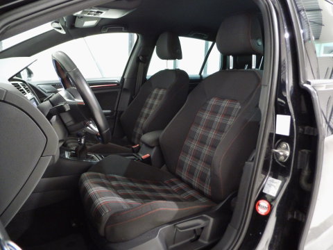 Volkswagen Golf 2.0 TSI GTI Performance "Origineel NL!" Xenon-LED 19"Velgen Parkeersensoren Navigatie Bluetooth Led-mistlampen