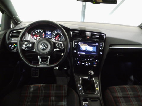 Volkswagen Golf 2.0 TSI GTI Performance "Origineel NL!" Xenon-LED 19"Velgen Parkeersensoren Navigatie Bluetooth Led-mistlampen