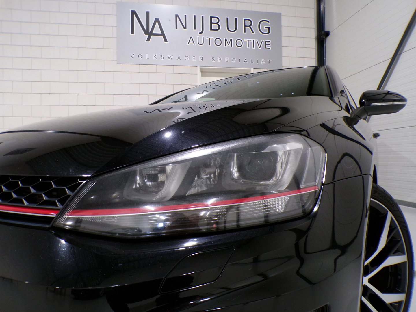 Volkswagen Golf 2.0 TSI GTI Performance "Origineel NL!" Xenon-LED 19"Velgen Parkeersensoren Navigatie Bluetooth Led-mistlampen