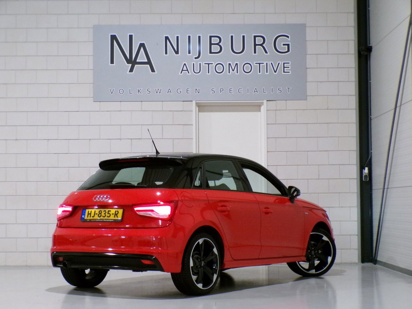 Audi A1 Sportback 1.0 TFSI S-Line "Origineel NL!" 2x S Line Xenon-LED Parkeersensoren Bose 18"Velgen Navigatie Bluetooth Cruise