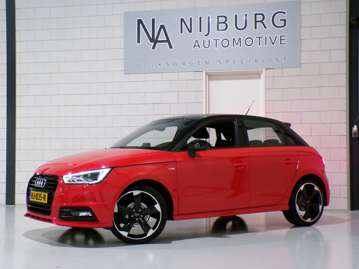 Audi A1 Sportback 1.0 TFSI S-Line "Origineel NL!" 2x S Line Xenon-LED Parkeersensoren Bose 18"Velgen Navigatie Bluetooth Cruise
