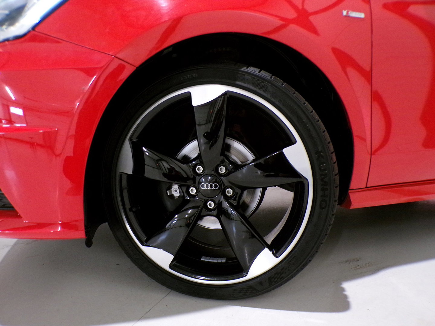 Audi A1 Sportback 1.0 TFSI S-Line "Origineel NL!" 2x S Line Xenon-LED Parkeersensoren Bose 18"Velgen Navigatie Bluetooth Cruise