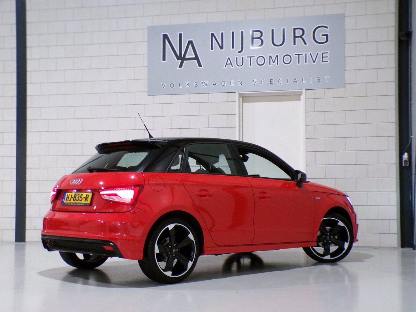 Audi A1 Sportback 1.0 TFSI S-Line "Origineel NL!" 2x S Line Xenon-LED Parkeersensoren Bose 18"Velgen Navigatie Bluetooth Cruise