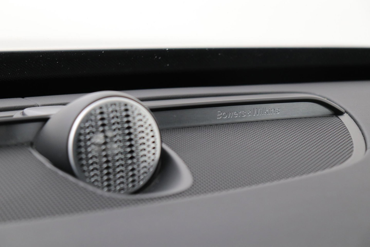 Volvo XC90 T8 Ultra Dark | HEICO | Luchtvering | Stoelventilatie | Bowers & Wilkins | Trekhaak