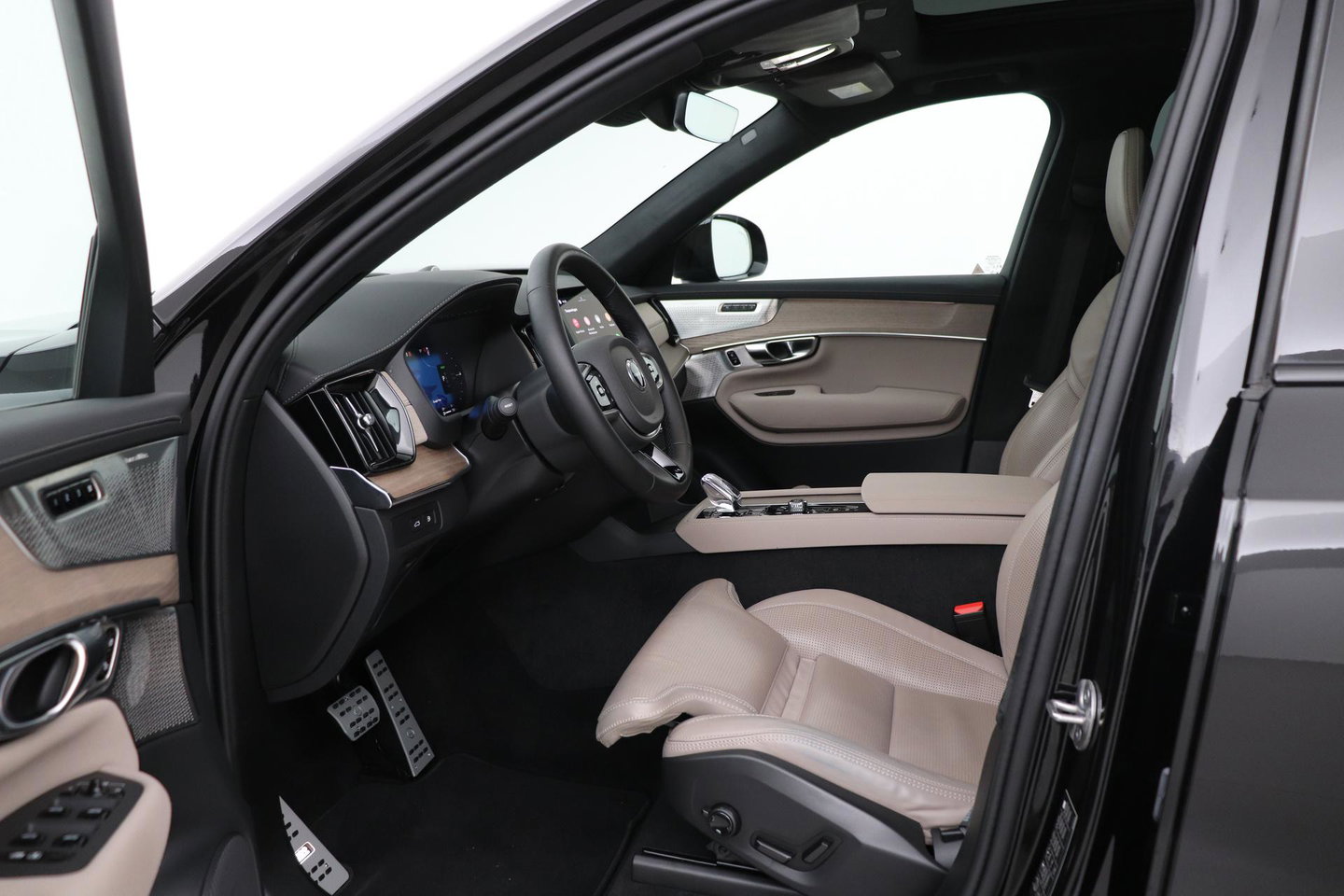 Volvo XC90 T8 Ultra Dark | HEICO | Luchtvering | Stoelventilatie | Bowers & Wilkins | Trekhaak