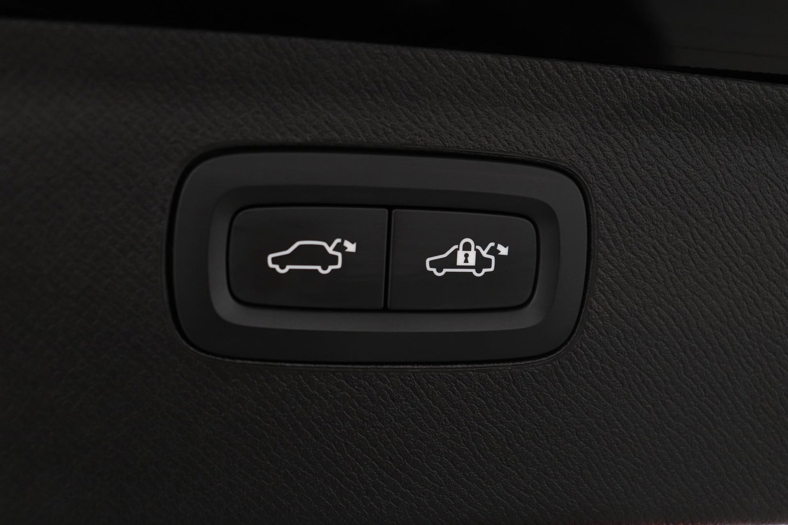 Volvo XC90 T8 Ultra Dark | HEICO | Luchtvering | Stoelventilatie | Bowers & Wilkins | Trekhaak