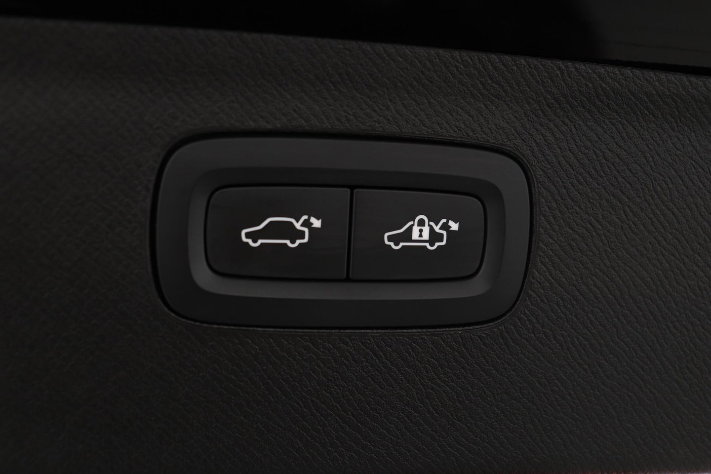 Volvo XC90 T8 Ultra Dark | HEICO | Luchtvering | Stoelventilatie | Bowers & Wilkins | Trekhaak