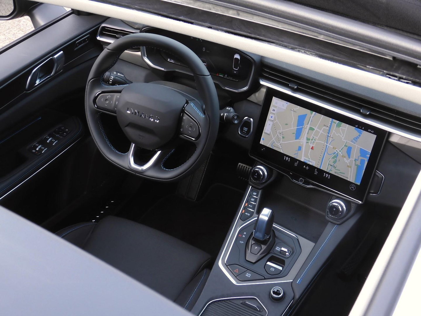 Lynk & Co 01 PHEV/ 360°CAMERA/ TREKHAAK/ PANORAMADAK/ SFEERVERLICHTING