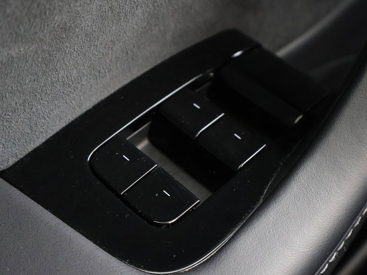 Tesla Model 3 Long Range AWD 75 kWh | SOH 90,7% | Panoramadak | Leder | Memory | Stoelverwarming | Camera | Park assist | Climate control