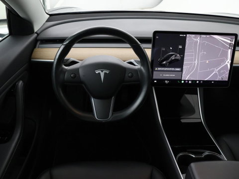 Tesla Model 3 Long Range AWD 75 kWh | SOH 90,7% | Panoramadak | Leder | Memory | Stoelverwarming | Camera | Park assist | Climate control