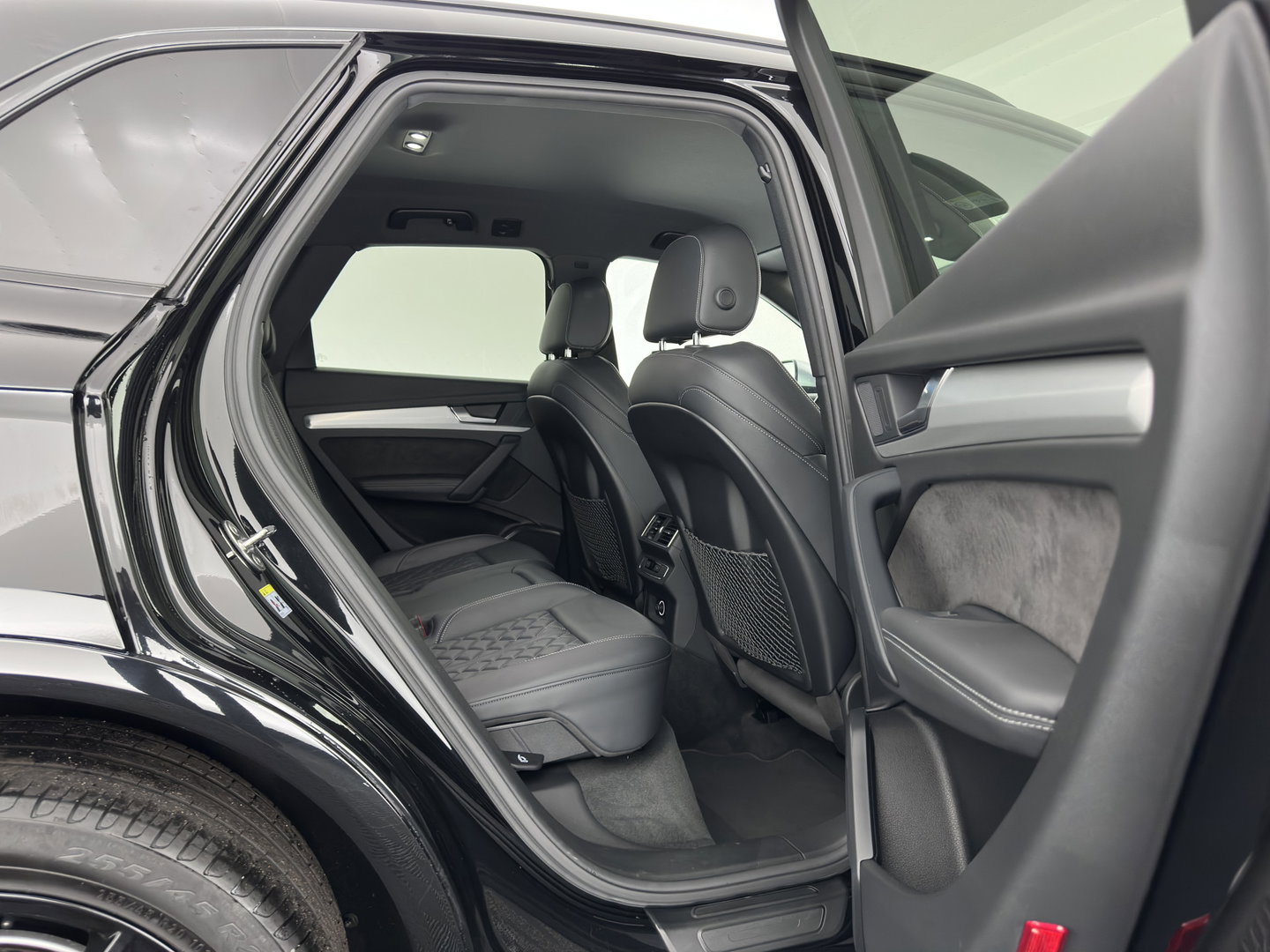 Audi SQ5 3.0 TDI Quattro Black Edition Aut. *LEATHER | FULL-LED | HEATED-SPORTSEATS | DIGI-COCKPIT | NAVI-FULLMAP | CAMERA | AUDI-SOUND | PRIVACY-GLASS | ECC | PDC | CRUISE | TOWBAR | KEYLESS | SHIFTPADDLES | 20''ALU*