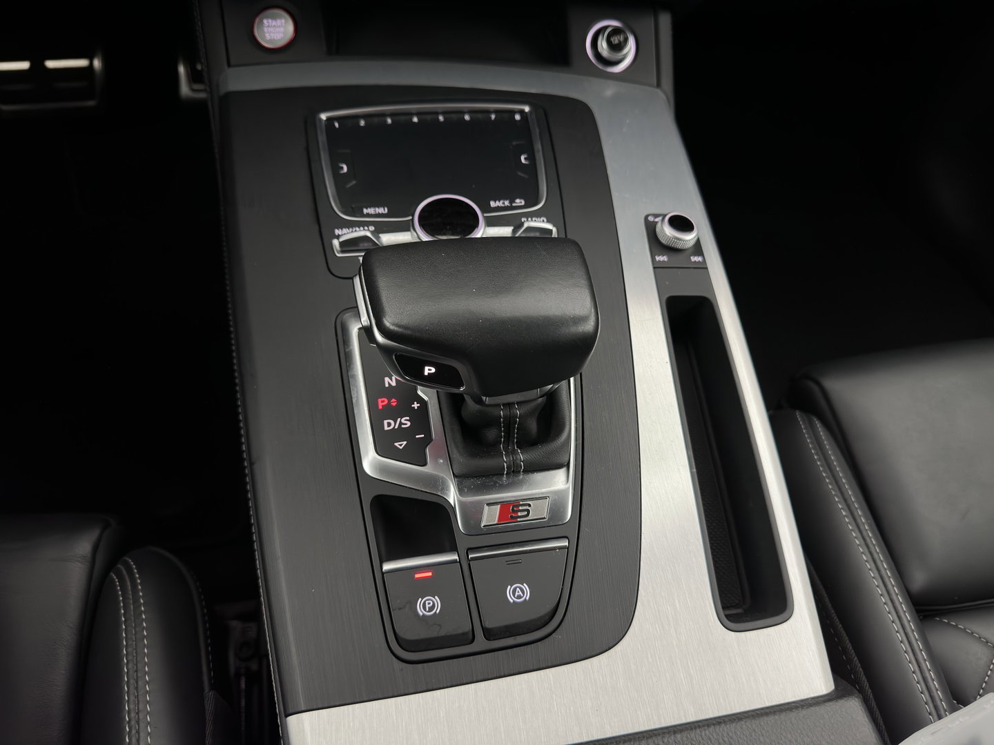 Audi SQ5 3.0 TDI Quattro Black Edition Aut. *LEATHER | FULL-LED | HEATED-SPORTSEATS | DIGI-COCKPIT | NAVI-FULLMAP | CAMERA | AUDI-SOUND | PRIVACY-GLASS | ECC | PDC | CRUISE | TOWBAR | KEYLESS | SHIFTPADDLES | 20''ALU*