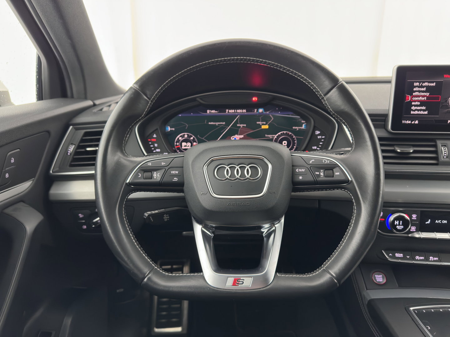 Audi SQ5 3.0 TDI Quattro Black Edition Aut. *LEATHER | FULL-LED | HEATED-SPORTSEATS | DIGI-COCKPIT | NAVI-FULLMAP | CAMERA | AUDI-SOUND | PRIVACY-GLASS | ECC | PDC | CRUISE | TOWBAR | KEYLESS | SHIFTPADDLES | 20''ALU*