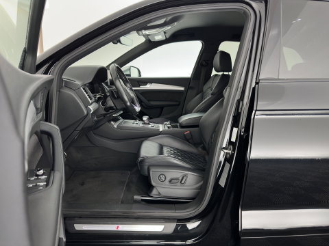 Audi SQ5 3.0 TDI Quattro Black Edition Aut. *LEATHER | FULL-LED | HEATED-SPORTSEATS | DIGI-COCKPIT | NAVI-FULLMAP | CAMERA | AUDI-SOUND | PRIVACY-GLASS | ECC | PDC | CRUISE | TOWBAR | KEYLESS | SHIFTPADDLES | 20''ALU*