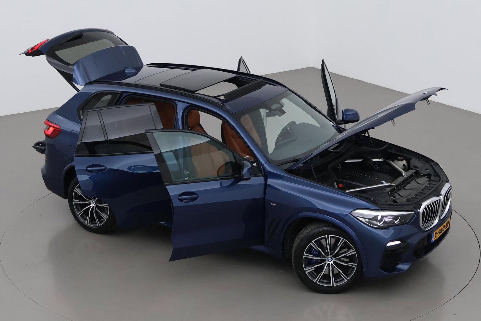 BMW X5 xDrive40i High Executive | 7-persoons | Luchtvering | Trekhaak | Panoramadak