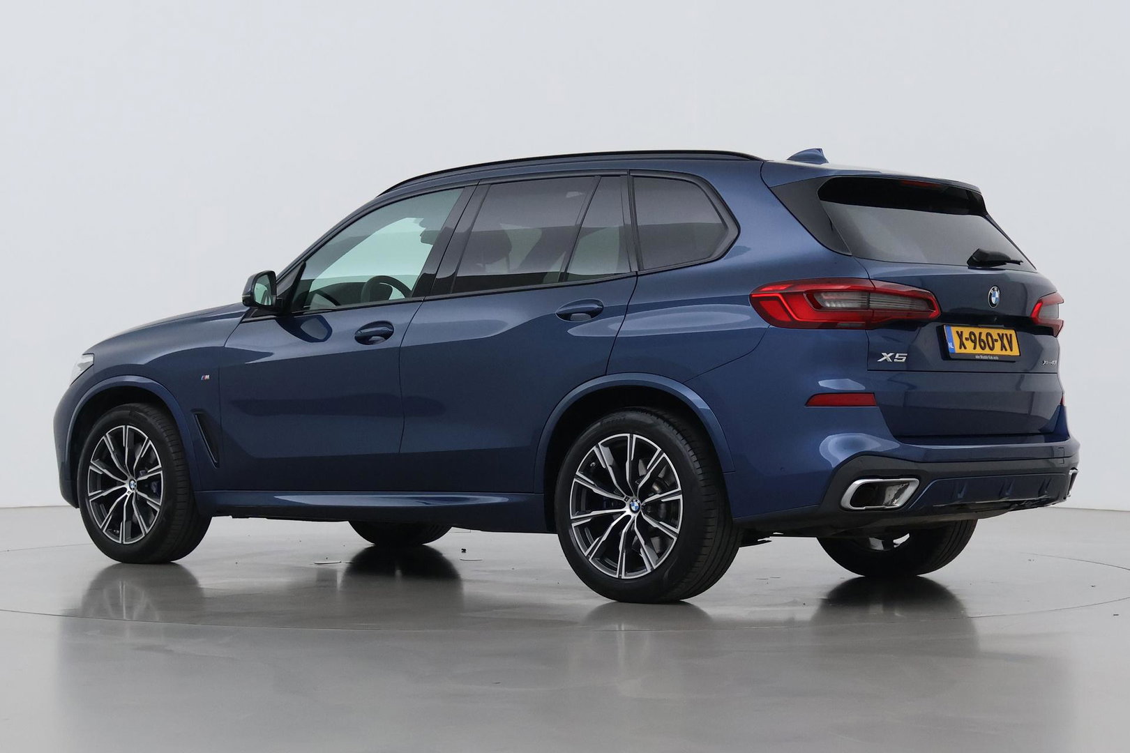 BMW X5 xDrive40i High Executive | 7-persoons | Luchtvering | Trekhaak | Panoramadak