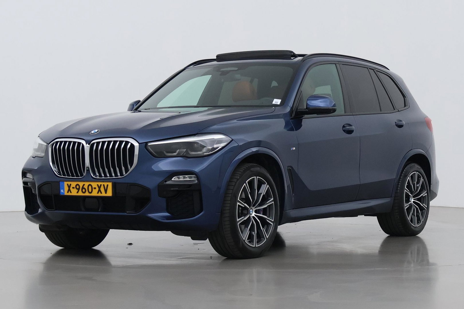 BMW X5 xDrive40i High Executive | 7-persoons | Luchtvering | Trekhaak | Panoramadak