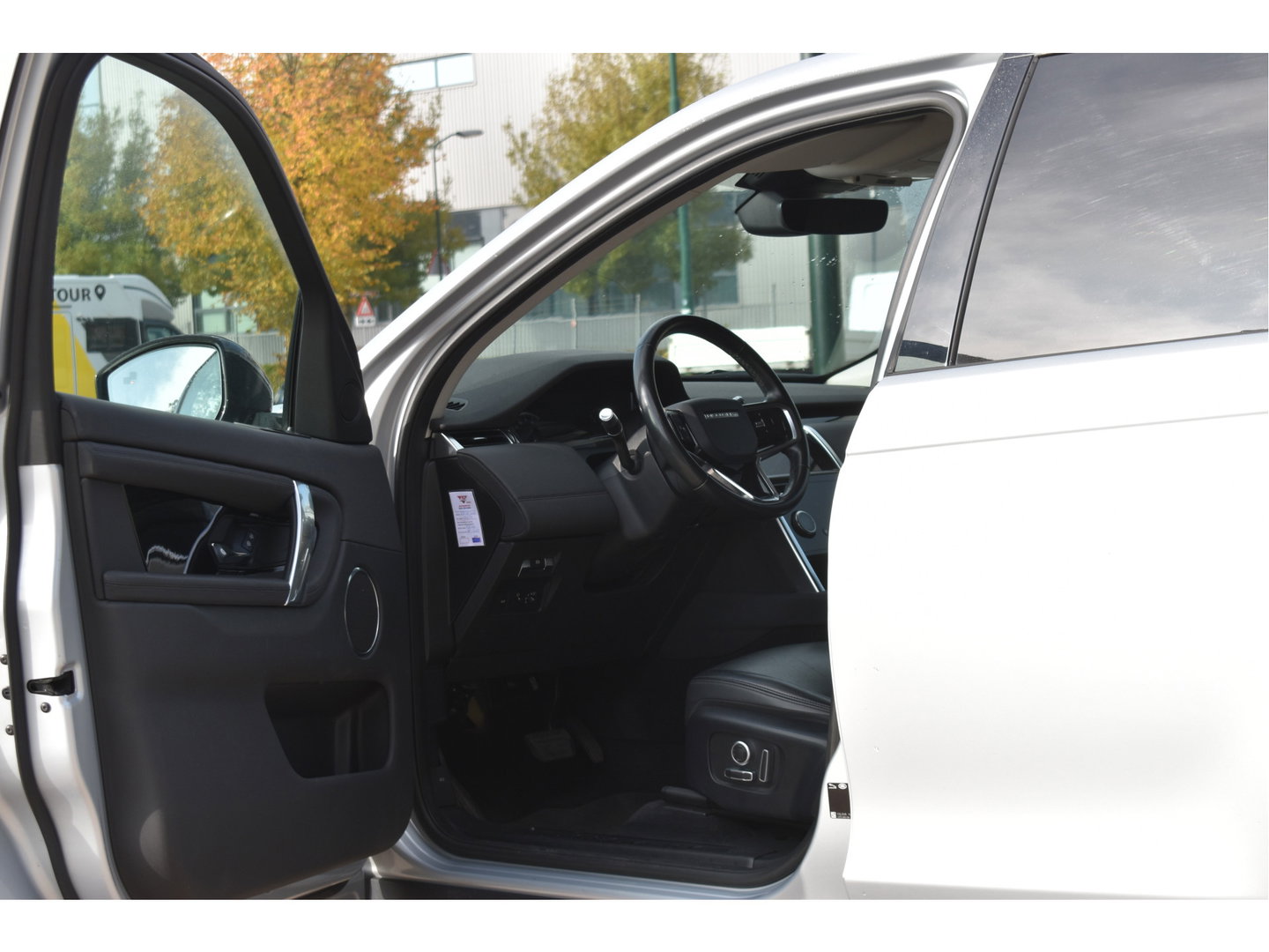 Land Rover Discovery Sport Grijs kenteken 2.0 D165 R-Dynamic | 360 gr.camera | Carplay | DAB | Leder | Full LED | Stoelen nog los aanwezig