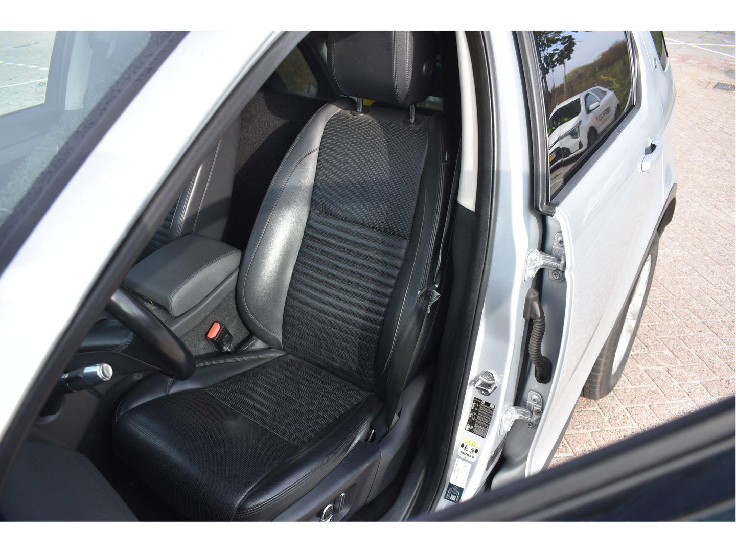 Land Rover Discovery Sport Grijs kenteken 2.0 D165 R-Dynamic | 360 gr.camera | Carplay | DAB | Leder | Full LED | Stoelen nog los aanwezig
