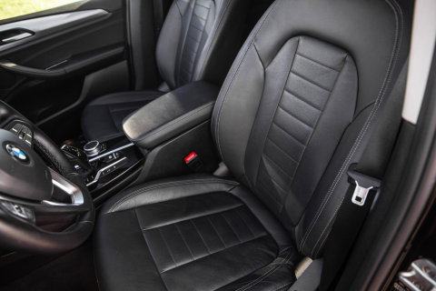 BMW X3 xDrive30e High Executive BLACK LINE / CARPLAY / LEER / STOELVERWARMING / CAMERA / DEALER ONDERHOUDEN