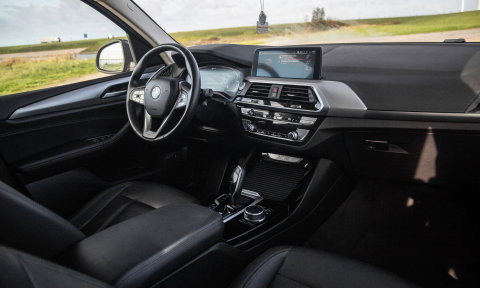 BMW X3 xDrive30e High Executive BLACK LINE / CARPLAY / LEER / STOELVERWARMING / CAMERA / DEALER ONDERHOUDEN