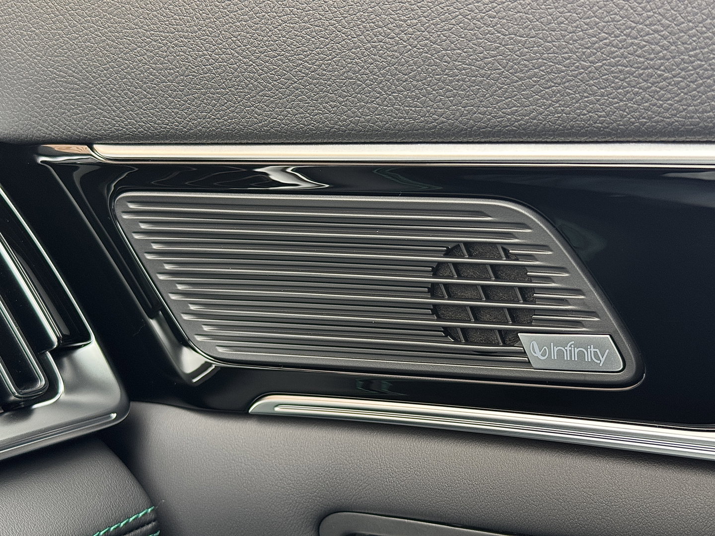BYD SEAL U 1.5 DM-i FWD Boost | Boundless Cloud | Head-up Display| Apple Carplay | Keyless Go/Entry | Stoelventilatie | 360 Camera | Panorama dak | Rijmodus Regeling |