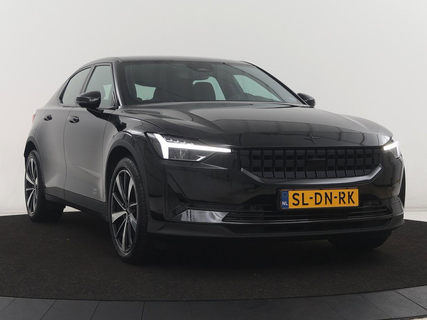 Polestar 2 Long Range Single Motor 78 kWh | SOH 93,2% | Camera | LED | Apple Carplay | Stoelverwarming | DAB |