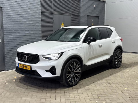 Volvo XC40 T5 Plus Dark | 22 Inch | Harman/Kardon | Trekhaak | Panoramadak | Keyless | Stoel+Stuurverwarming