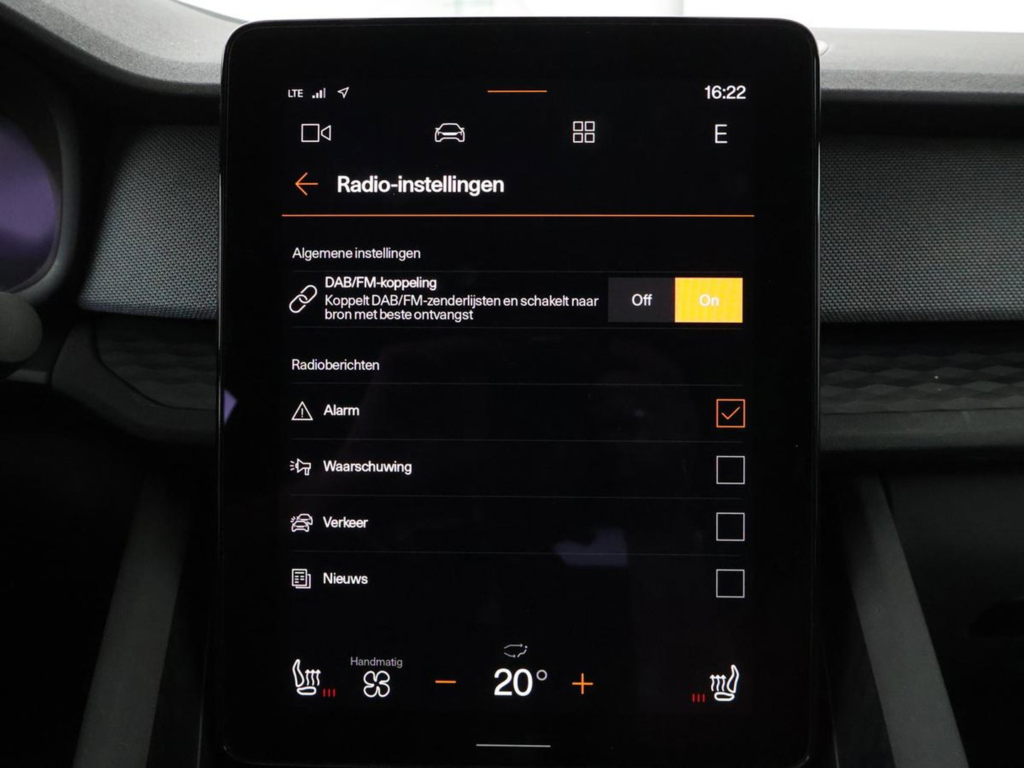 Polestar 2 Long Range Single Motor 78 kWh | SOH 93,2% | Camera | LED | Apple Carplay | Stoelverwarming | DAB |