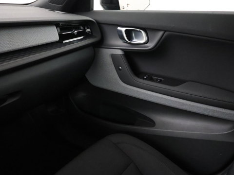 Polestar 2 Long Range Single Motor 78 kWh | SOH 93,2% | Camera | LED | Apple Carplay | Stoelverwarming | DAB |
